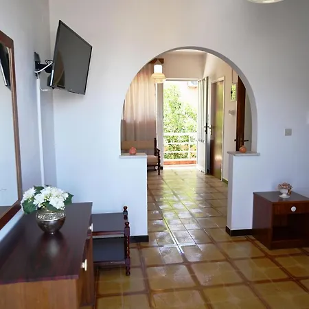 Apartment Helena In Paradisi
